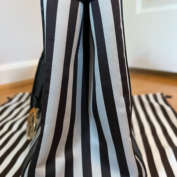 Henri Bendel Miss Bendel Striped Caryall Bag - Picture 5 of 14